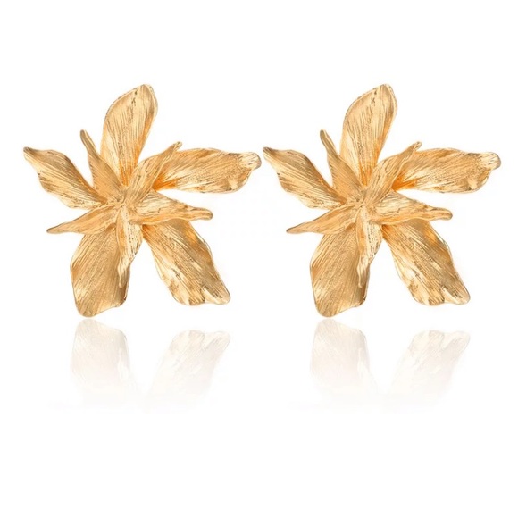 GIOVANNA CHANTAL Exaggeration Flower Drop Earrings - Picture 5 of 10